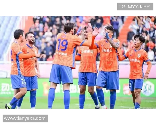 精彩对决直播中超山东队迎战武汉队全力争胜展现足球魅力