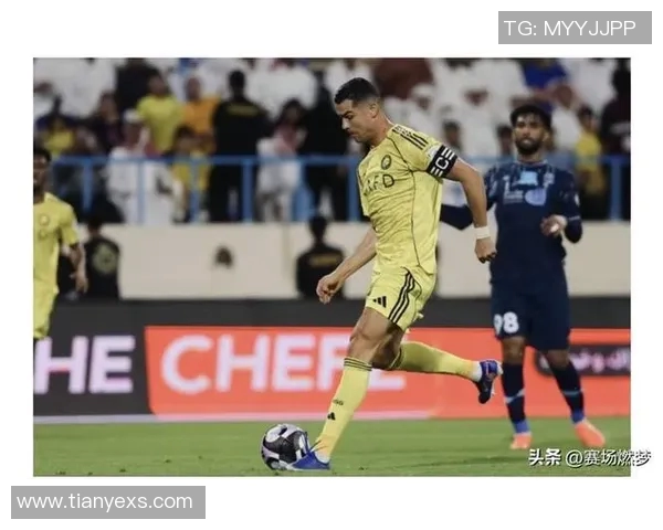 世界上最灵活的足球明星如何在赛场上创造奇迹与传奇